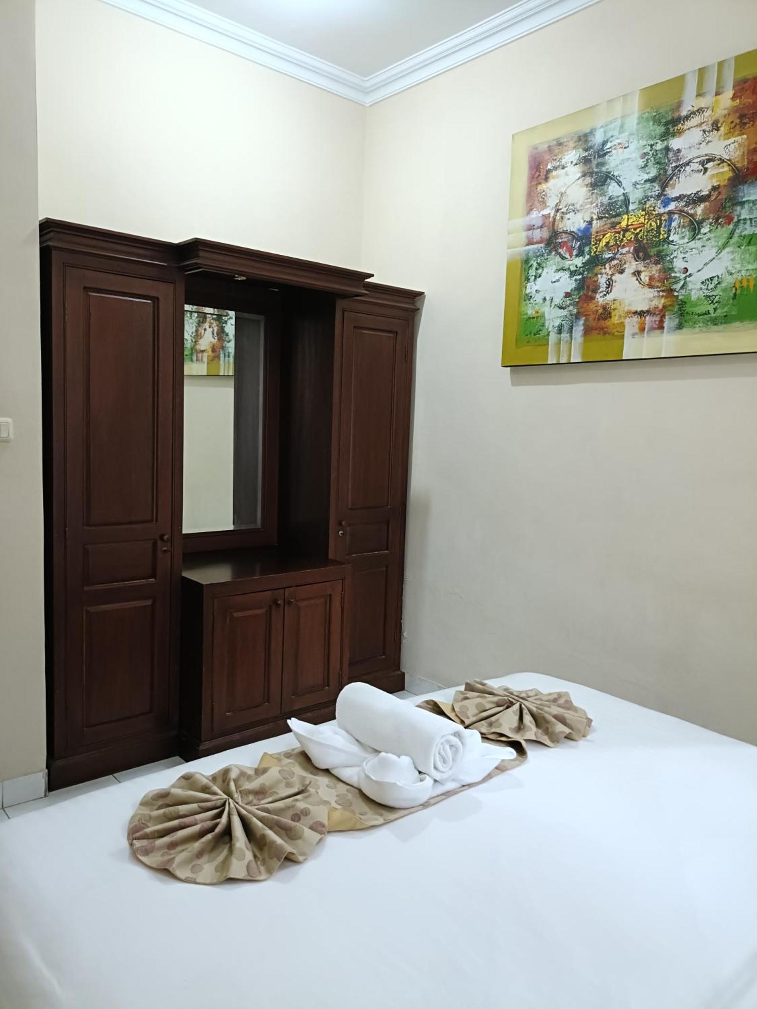 Ngetis Home Stay ซานูร์ ภายนอก รูปภาพ