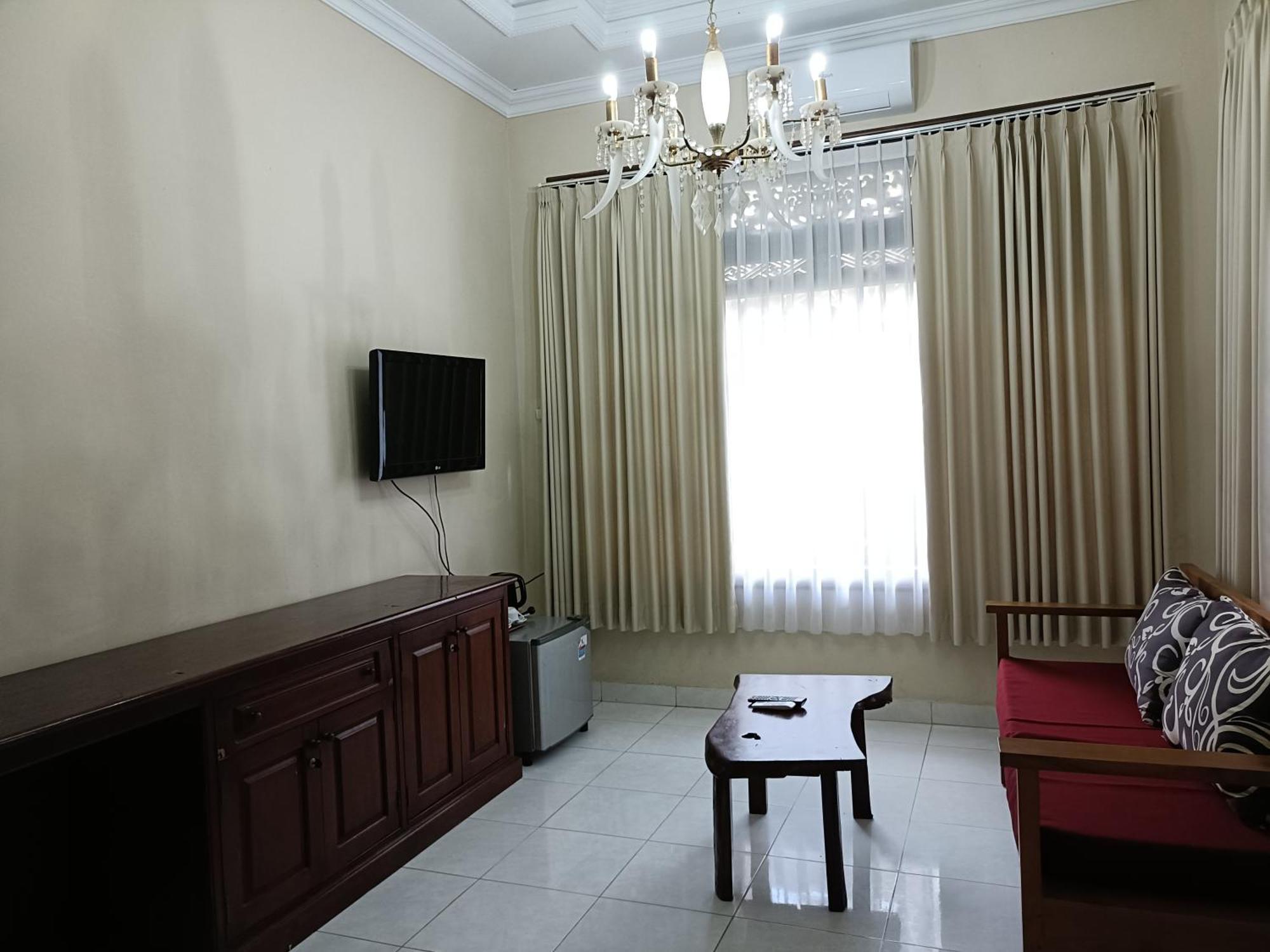 Ngetis Home Stay ซานูร์ ภายนอก รูปภาพ