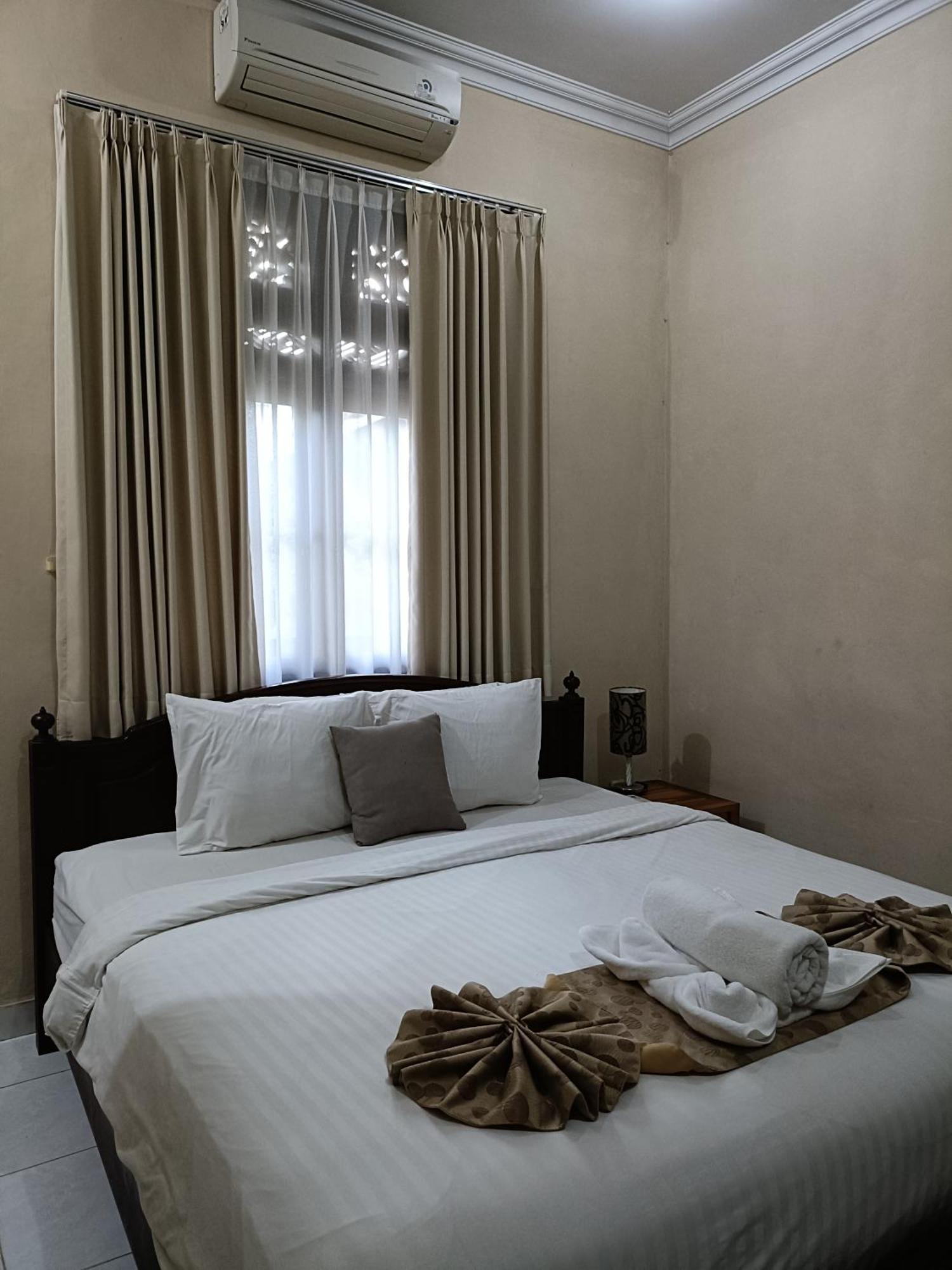 Ngetis Home Stay ซานูร์ ภายนอก รูปภาพ