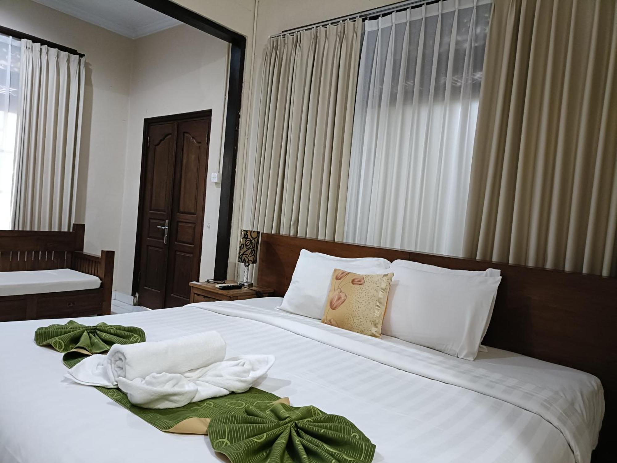 Ngetis Home Stay ซานูร์ ภายนอก รูปภาพ