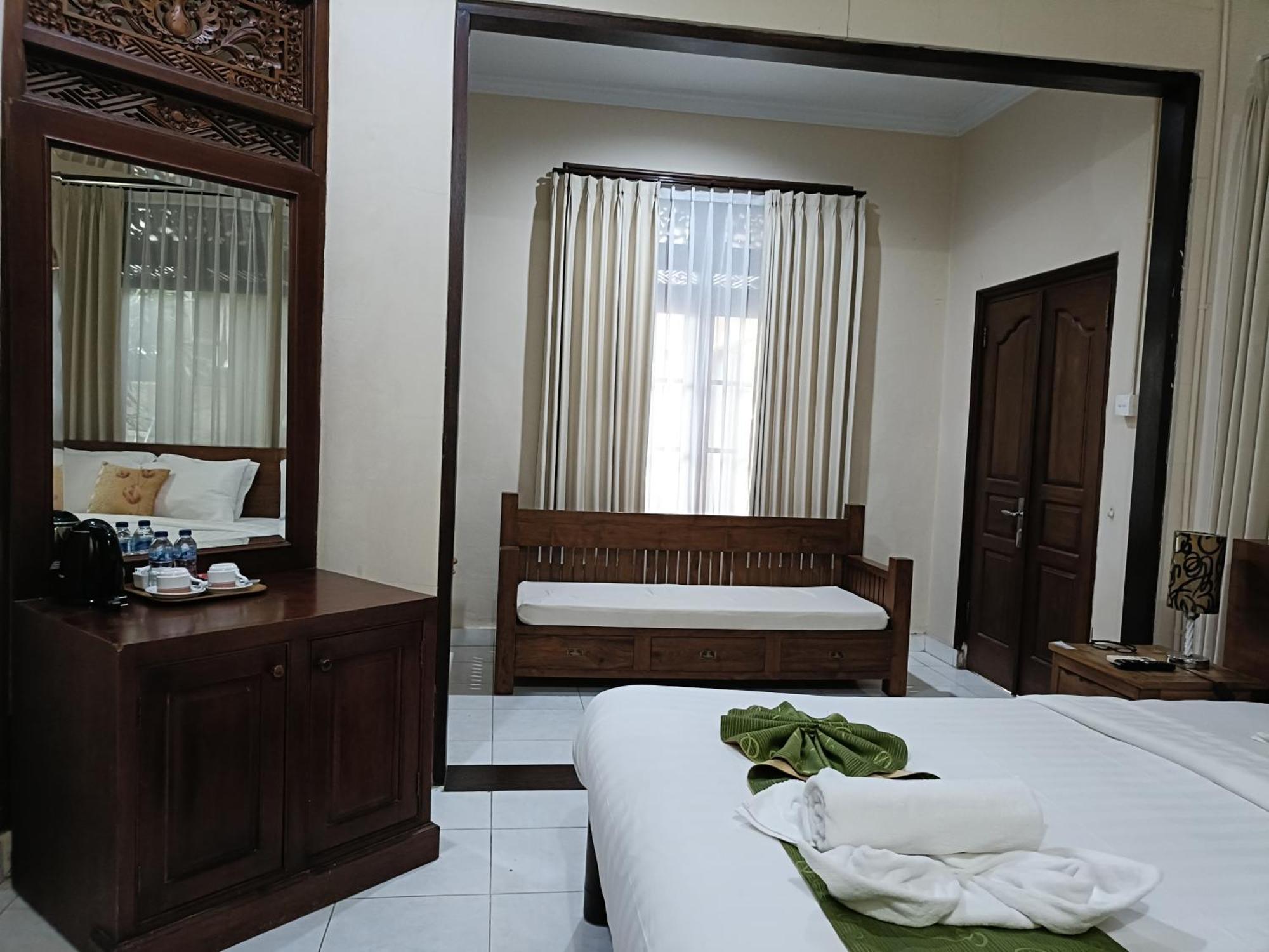 Ngetis Home Stay ซานูร์ ภายนอก รูปภาพ