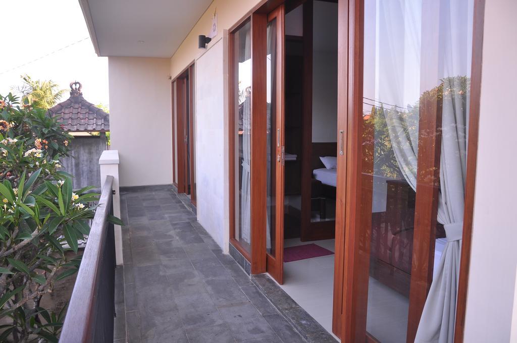 Ngetis Home Stay ซานูร์ ห้อง รูปภาพ